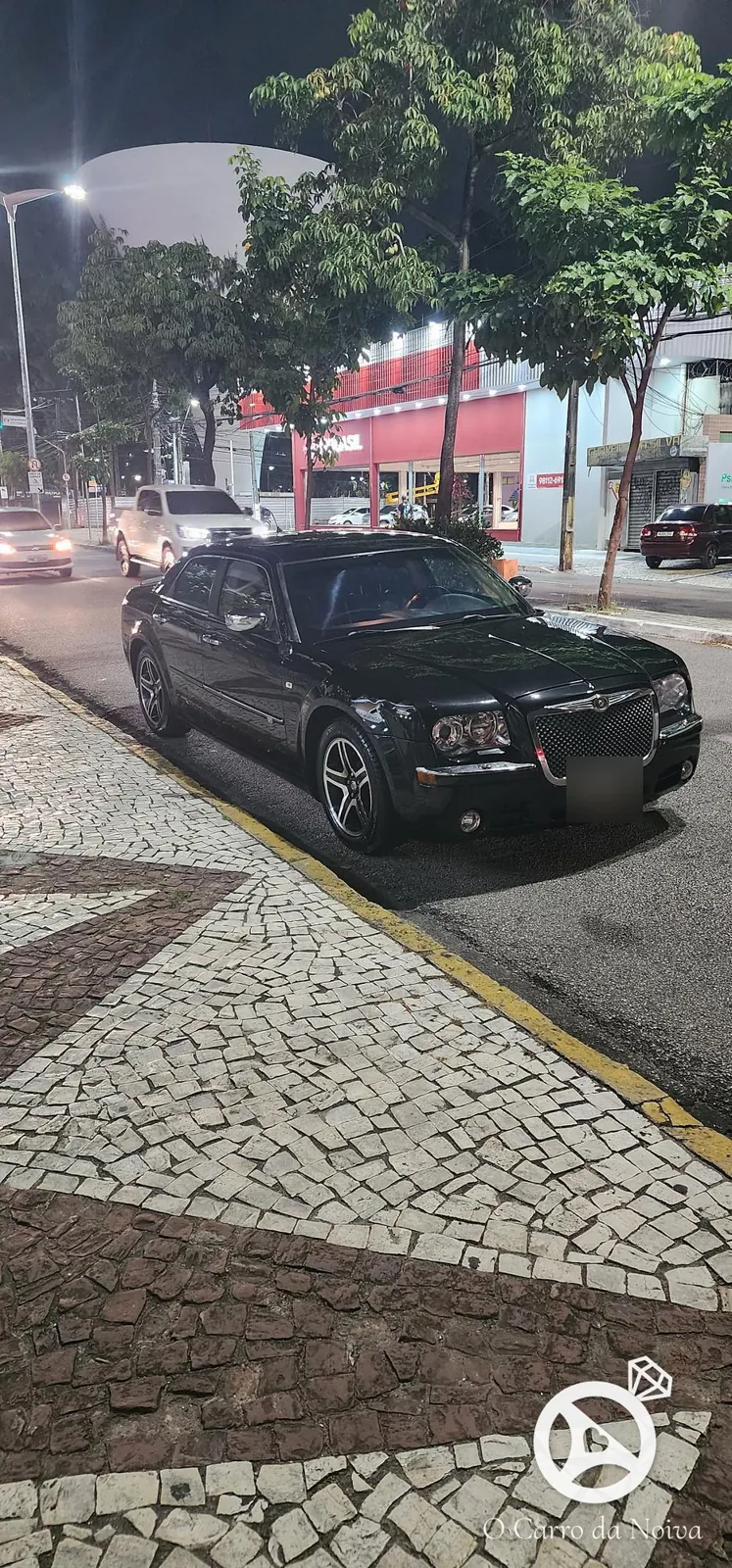 Chrysler 300C blindado — O Carro da Noiva
