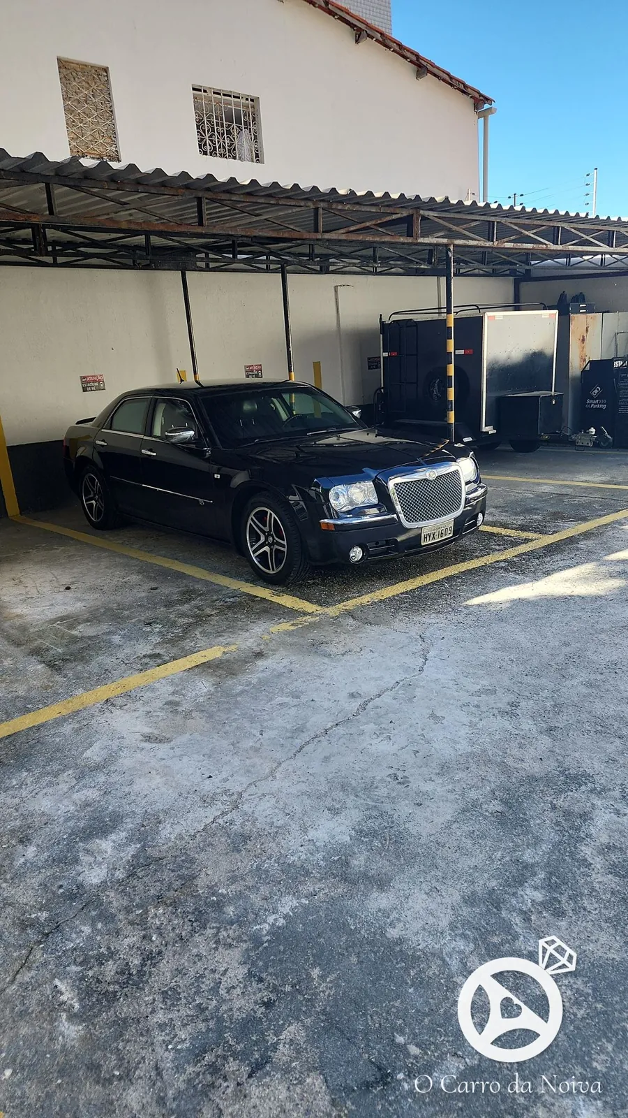 Chrysler 300C blindado — O Carro da Noiva
