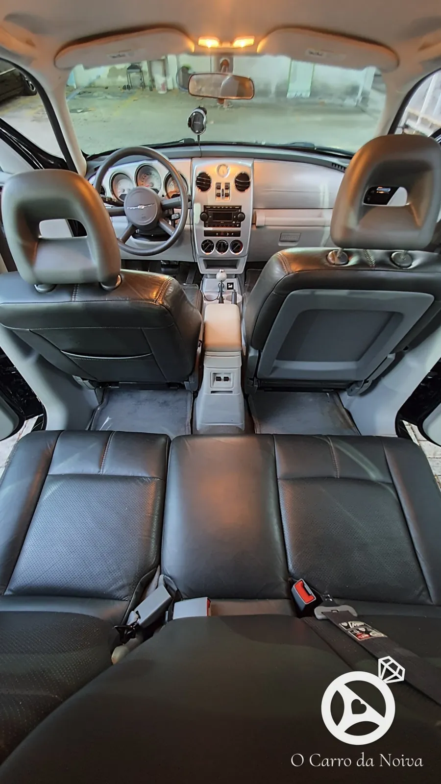 Interior do PT Cruiser — O Carro da Noiva